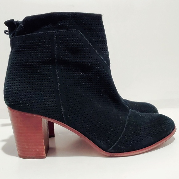 Toms Lunata Black Perferated Suede Ankle Bootie Women's Size 11W Block H… - Picture 1 of 7